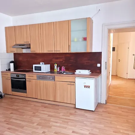 Gudzevic Fu A - 5 Apartman Gloggnitz